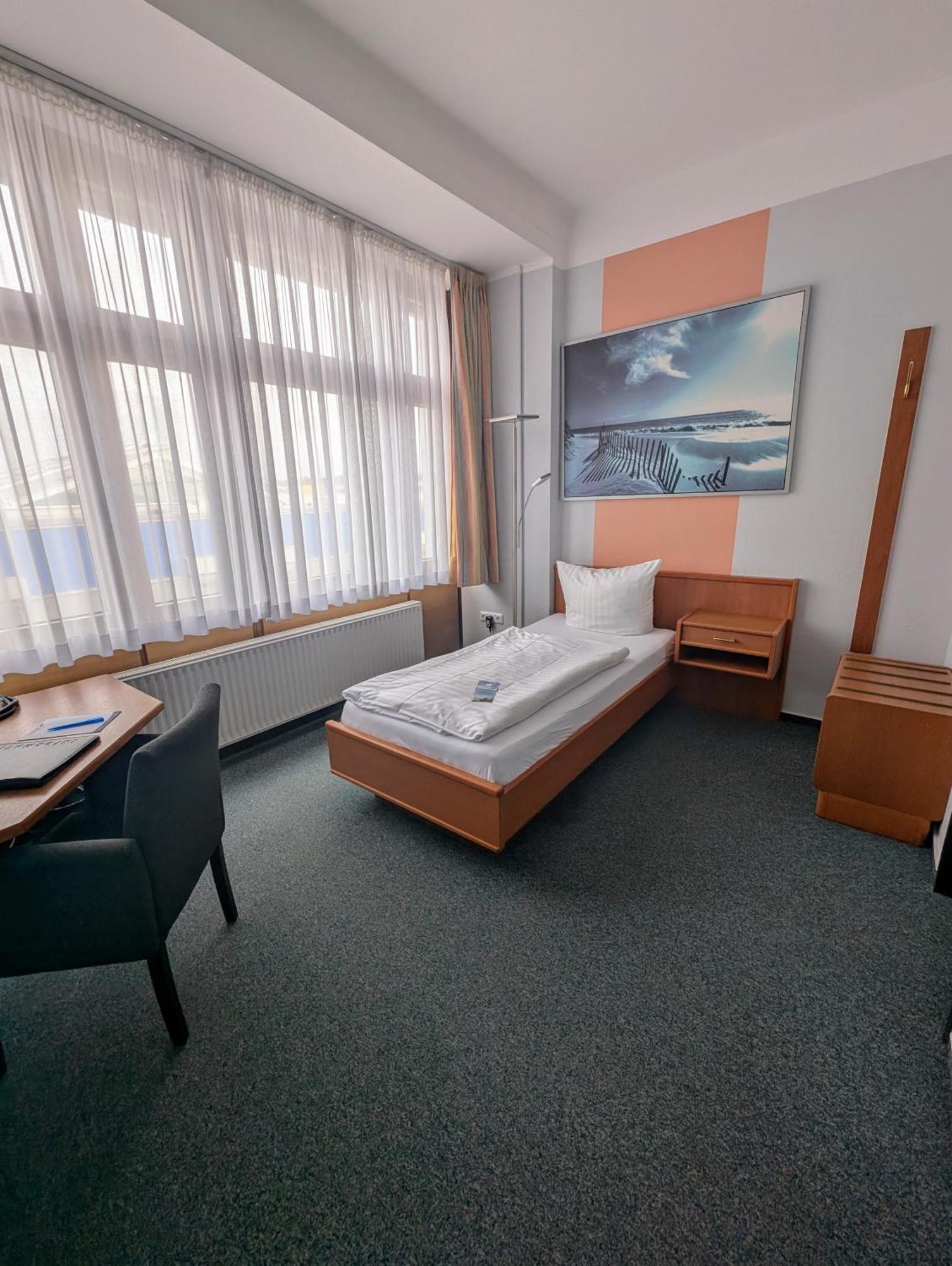 Dlrg Tagungszentrum Hotel Delphin Bad Nenndorf Buitenkant foto